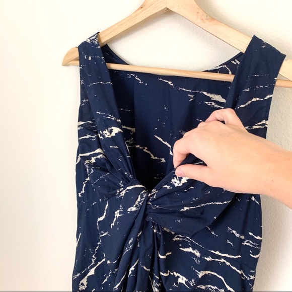 ✨5 FOR $25✨ GAP Navy Blue Twist Back Marble Print Shift Dress - Picture 5 of 12
